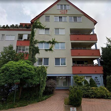 Alure Residences 2 & 24H Self Check-In, Parking In The Garage In The Apartment Building Included, New Building, Terrace, Green Location With A Forest Park With A Lake, Children'S Playground Μπάνσκα Μπίστριτσα Εξωτερικό φωτογραφία
